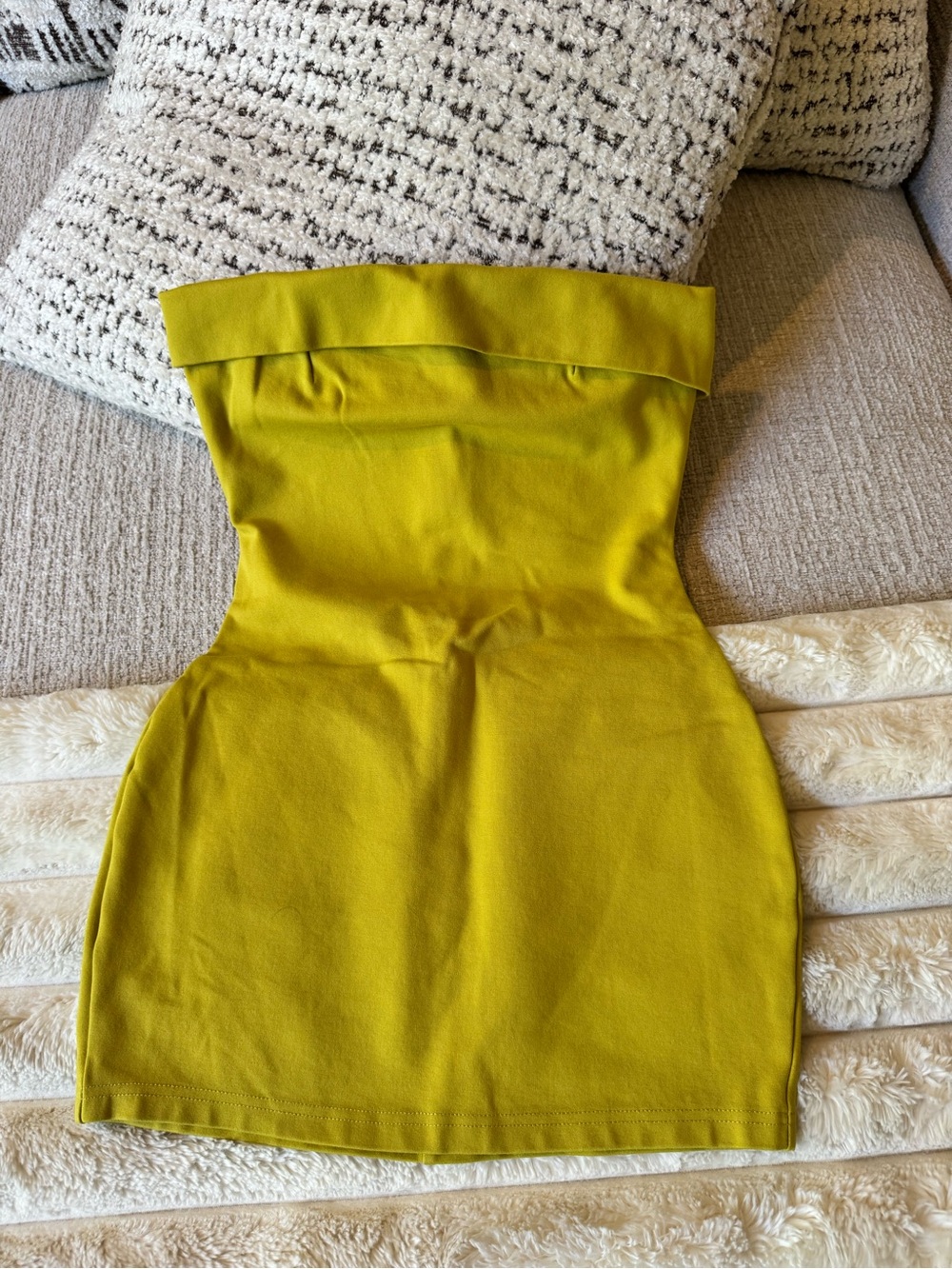 Superdown xxs chartreuse strapless holdover bodycon